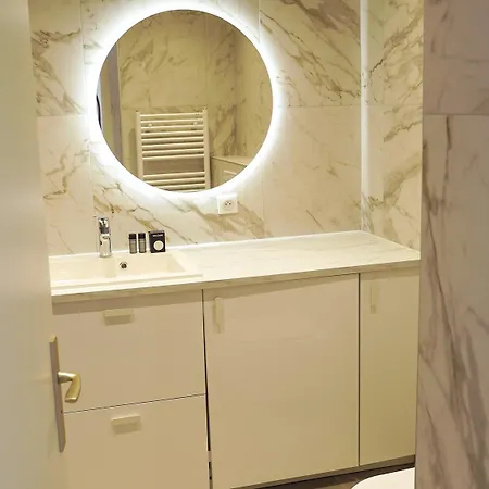 Luxe Center Bay 4