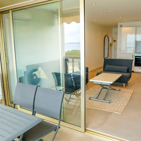 Luxe Center Bay 4 Apartmán