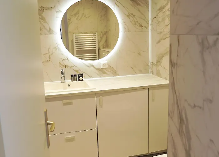 Luxe Center Bay 4